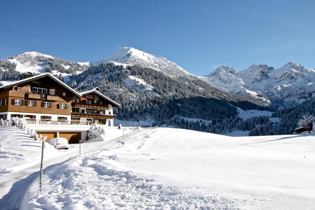 Gaestehaus Mathies Hotel Mittelberg Exterior foto