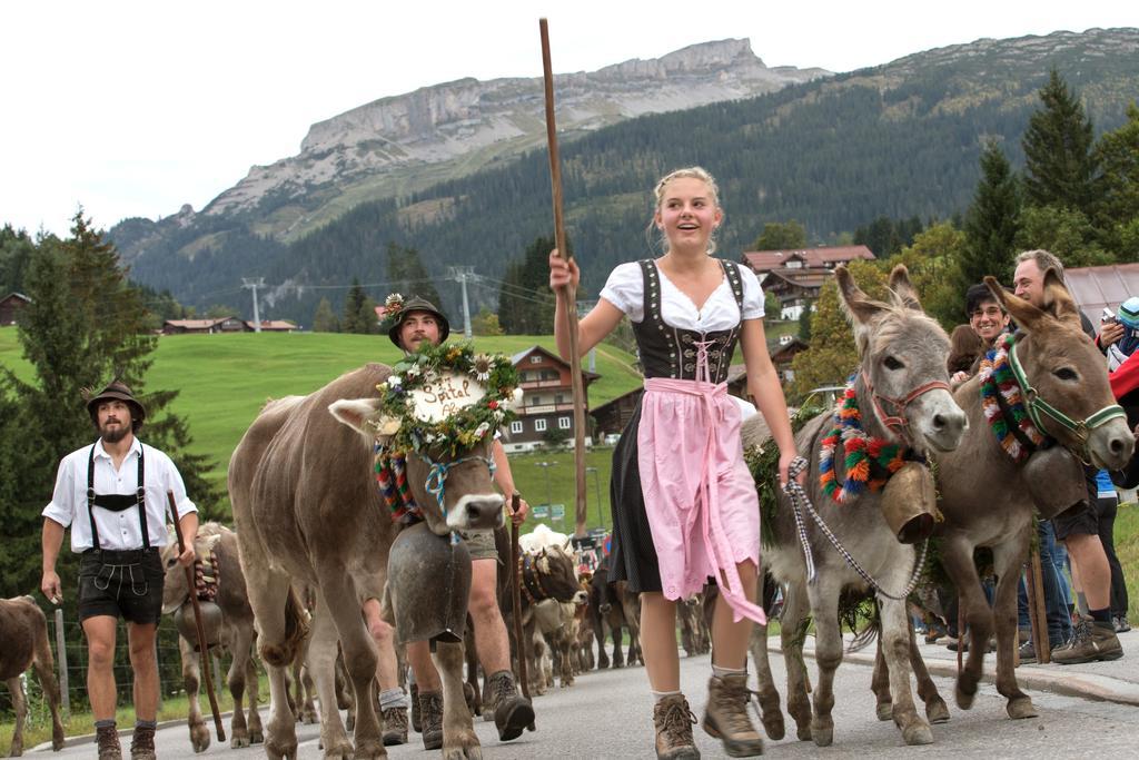 Gaestehaus Mathies Hotel Mittelberg Exterior foto