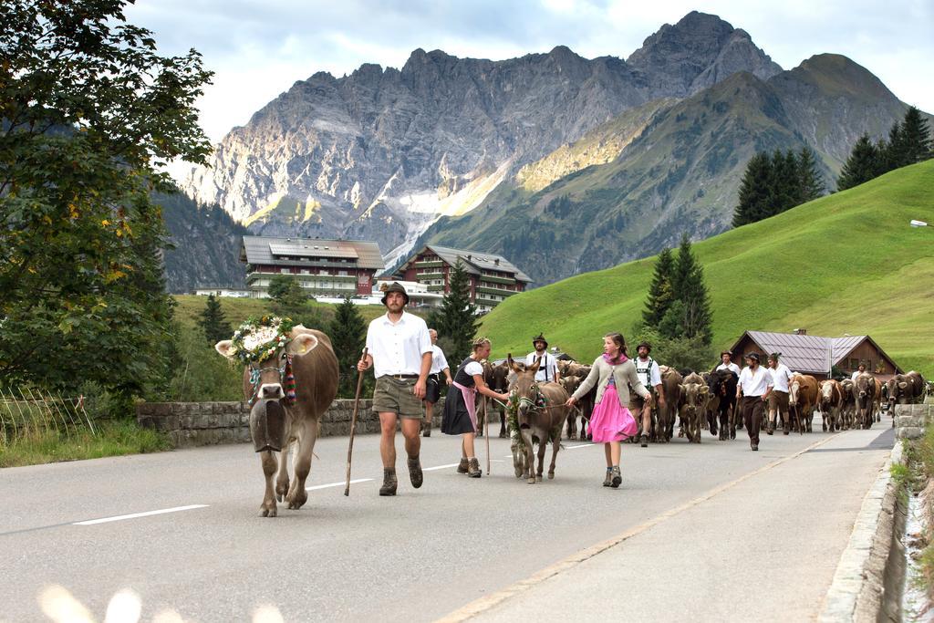 Gaestehaus Mathies Hotel Mittelberg Exterior foto