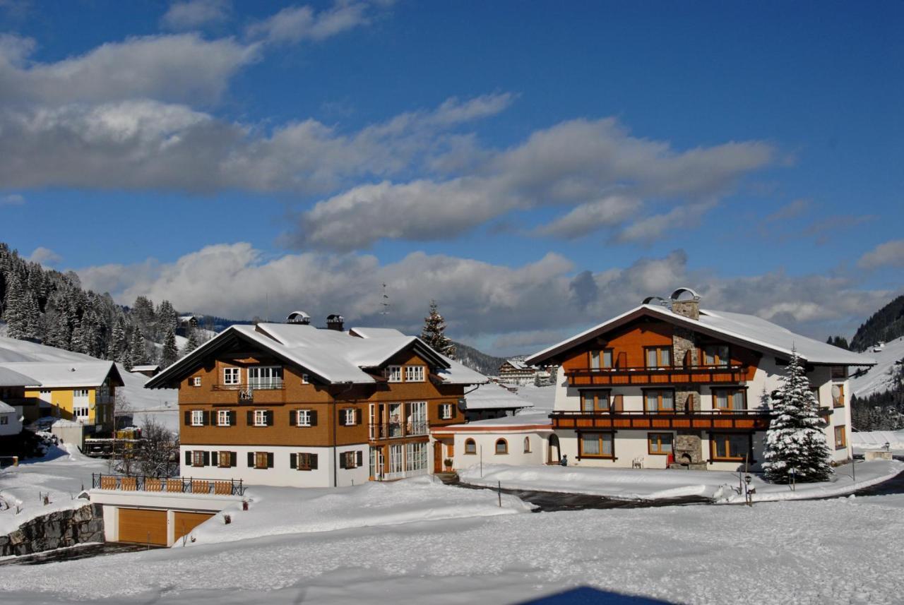 Gaestehaus Mathies Hotel Mittelberg Exterior foto